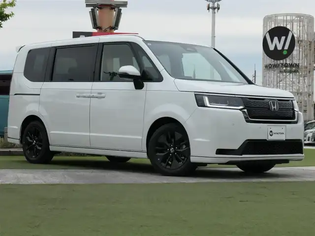 ホンダ ステップワゴン スパーダ eHEV 千葉県 2025(令7)年 0.1万km未満 プラチナホワイトパール スパーダ　e:HEV　3CJ4AP3　11.4インチナビHonda CONNECTナビ LXM-247VFLi(317900円)/ホンダセンシング/・衝突軽減ブレーキ（CMBS）/・車線維持支援システム（LKAS）/・アダプティブクルーズコントロール（ACC）/・後方誤発進抑制機能/・誤発進抑制機能/パワーバックドア/両側パワースライドドア/純正コネクトナビ/地デジTV/【DVD/CD再生機能　Bluetooth接続】/【Apple CarPlay　Android Auto対応】/バックカメラ/革巻きステアリング/ステアリングスイッチ/LEDヘッドライト/ウインカーミラー/コーナーセンサー/純正16インチアルミホイル/サイド/カーテンエアバッグ/Honda スマートキー