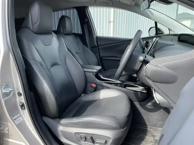 トヨタ プリウス ＰＨＶ A レザーパッケージ 福岡県 2018(平30)年 6.3万km スティールブロンドM 黒革シート/メーカー純正ナビ/フルセグＴＶ/ブルートゥース/バックカメラ/衝突軽減/ＢＳＭ/レーダークルーズコントロール/前席シートヒーター/パワーシート/ＥＴＣ２．０/クリアランスソナー/ＬＤＡ