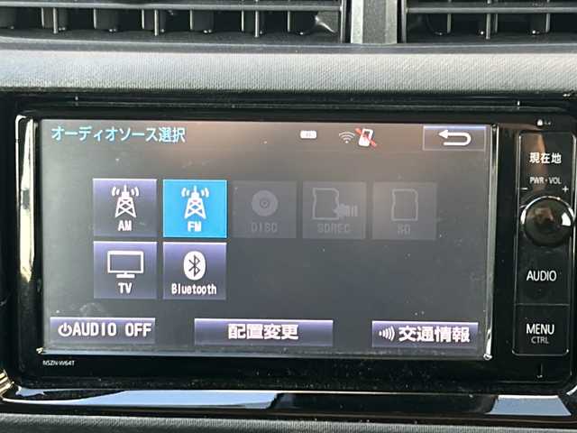 トヨタ アクア G ブラックソフトレザーセレ 静岡県 2016(平28)年 3.7万km ライムホワイトパールクリスタルシャイン 【主要装備】/純正ナビ（Bluetooth　DVD再生　フルセグTV）/バックカメラ　/シートヒーター（運転席　助手席）/クルーズコントロール　/ＥＴＣ車載器　/前後ドラレコ　/レーンアシスト　/オートライト　/ＬＥＤヘッドライト　/コーナーセンサー　/盗難防止装置　/社外テールランプ　エアバック/フロアマット/横滑り防止装置/衝突被害軽減システム/オートハイビーム