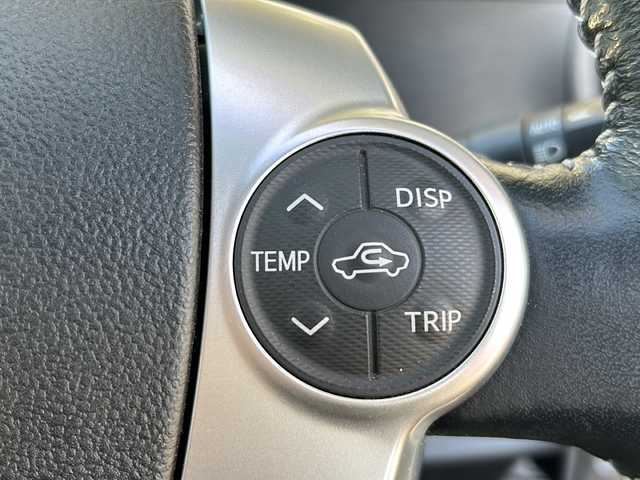 トヨタ アクア G ブラックソフトレザーセレ 静岡県 2016(平28)年 3.7万km ライムホワイトパールクリスタルシャイン 【主要装備】/純正ナビ（Bluetooth　DVD再生　フルセグTV）/バックカメラ　/シートヒーター（運転席　助手席）/クルーズコントロール　/ＥＴＣ車載器　/前後ドラレコ　/レーンアシスト　/オートライト　/ＬＥＤヘッドライト　/コーナーセンサー　/盗難防止装置　/社外テールランプ　エアバック/フロアマット/横滑り防止装置/衝突被害軽減システム/オートハイビーム