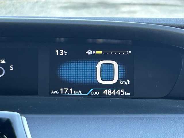 トヨタ プリウス A プレミアム　ツーリングセレ 岩手県 2019(令1)年 4.9万km ホワイトパールクリスタルシャイン ・寒冷地仕様/・4WD/・純正エンジンスターター/・純正ナビNSZT-Y68T/・フルセグ/・AM/FM/SD/Bluetooth/・プッシュスタート/・スマートキー/・スペアキー1本/・Toyota Safety Sense/・オートライト/・オートマチックハイビーム/・レーダークルーズコントロール/・パワーシート（D席）/・シートヒーター（D＋N）/・エアシート（D＋N）/・アドバンストパーク/・純正フロアマット/・純正ドアバイザー/・スタットレスタイヤAWセット車載/・保証書/・取扱説明書