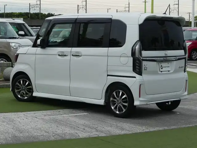 ホンダ Ｎ ＢＯＸ カスタム L 千葉県 2021(令3)年 4.4万km プラチナホワイトパール 155/65R14/ホンダセンシング/・衝突軽減ブレーキ（CMBS）/・車線維持支援システム（LKAS）/・アダプティブクルーズコントロール（ACC）/・後方誤発進抑制機能/・誤発進抑制機能/両側パワースライドドア/前席シートヒーター/社外メモリーナビ/地デジTV/【DVD/CD再生機能　Bluetooth接続】/バックカメラ/ETC/LEDヘッドライト/フォグライト/ウインカーミラー/リアコーナーセンサー/サイド/カーテンエアバッグ/Honda スマートキー