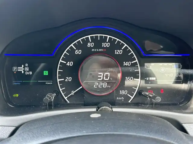 日産 ノート e－パワー ニスモ 静岡県 2018(平30)年 4.5万km ブリリアントホワイトパール 純正ナビ/（AM/FM/CD/DVD/BT)/ワンセグTV/アラウンドビューモニター/バックカメラ /インテリジェントルームミラー/スマートキー/プッシュスタート/エマージェンシーブレーキ/レーンキープアシスト/横滑り防止装置/電格ミラー/ドライブレコーダー/ETC/純正フロアマット/LEDヘッドライト