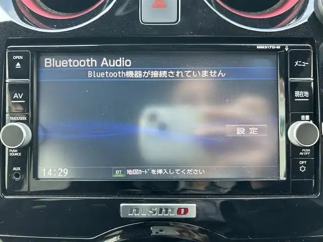日産 ノート e－パワー ニスモ 静岡県 2018(平30)年 4.5万km ブリリアントホワイトパール 純正ナビ/（AM/FM/CD/DVD/BT)/ワンセグTV/アラウンドビューモニター/バックカメラ /インテリジェントルームミラー/スマートキー/プッシュスタート/エマージェンシーブレーキ/レーンキープアシスト/横滑り防止装置/電格ミラー/ドライブレコーダー/ETC/純正フロアマット/LEDヘッドライト
