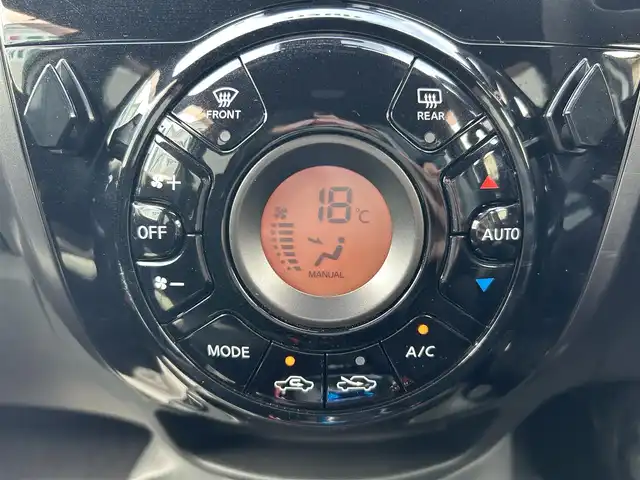 日産 ノート e－パワー ニスモ 静岡県 2018(平30)年 4.5万km ブリリアントホワイトパール 純正ナビ/（AM/FM/CD/DVD/BT)/ワンセグTV/アラウンドビューモニター/バックカメラ /インテリジェントルームミラー/スマートキー/プッシュスタート/エマージェンシーブレーキ/レーンキープアシスト/横滑り防止装置/電格ミラー/ドライブレコーダー/ETC/純正フロアマット/LEDヘッドライト