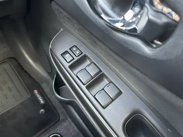 日産 ノート e－パワー ニスモ 静岡県 2018(平30)年 4.5万km ブリリアントホワイトパール 純正ナビ/（AM/FM/CD/DVD/BT)/ワンセグTV/アラウンドビューモニター/バックカメラ /インテリジェントルームミラー/スマートキー/プッシュスタート/エマージェンシーブレーキ/レーンキープアシスト/横滑り防止装置/電格ミラー/ドライブレコーダー/ETC/純正フロアマット/LEDヘッドライト