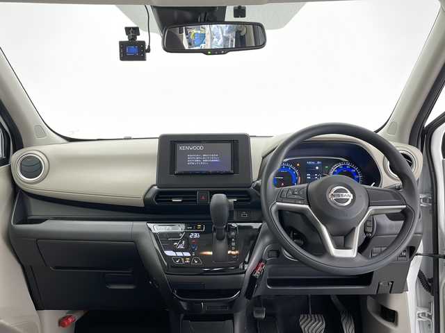 日産 デイズ X 長野県 2023(令5)年 1.8万km プレミアムサンシャインオレンジメタリック/シルキーホワイト 4WD/レンタアップ/社外メモリナビ&CD&DVD&BT/社外前方ドライブレコーダー/前席シートヒーター/バックカメラ/ETC/ハロゲンライト/オートライト/電動格納ミラー/純正14インチAW装着/社外フロアマット/プッシュスタート/スマートキー/取扱説明書/保証書