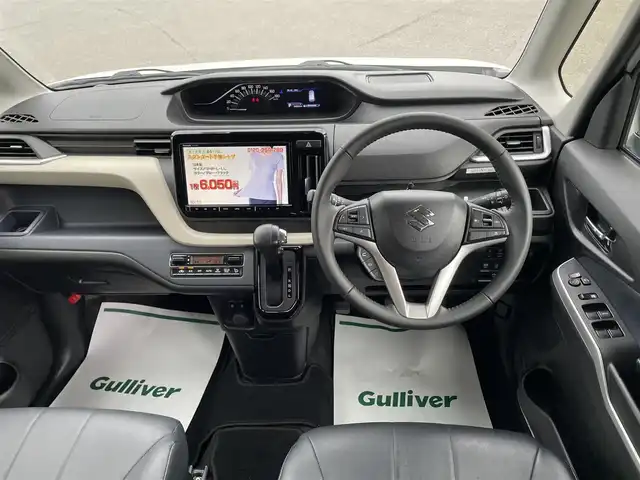 スズキ ソリオ HV MZ 山形県 2022(令4)年 4.4万km ピュアホワイトP 4WD/衝突軽減ブレーキ/両側パワースライドドア/全方位カメラ/純正10インチナビ/　【CD DVD SD USB BT】/フルセグTV/ETC/ステアリングスイッチ/レーダークルーズコントロール/アイドリングストップ/横滑り防止装置/シートヒーター/ミラーヒーター/純正アルミ/LEDライト/フォグランプ/ウィンカーミラー/純正フロアマット/ドアバイザー