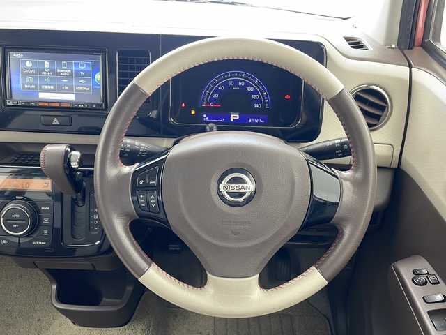 日産 モコ ドルチェX 沖縄県 2014(平26)年 8.8万km モコピーチ 純正ナビ（MC314D-A）/bluetooth/フルセグTV/ＣＤ/ＤＶＤ/ＥＴＣ/アイドリングストップ/オートライト/純正１４インチアルミホイール/純正フロアマット/プッシュスタート/スマートキー/スペアキー/シートカバー/ＡＡＣ