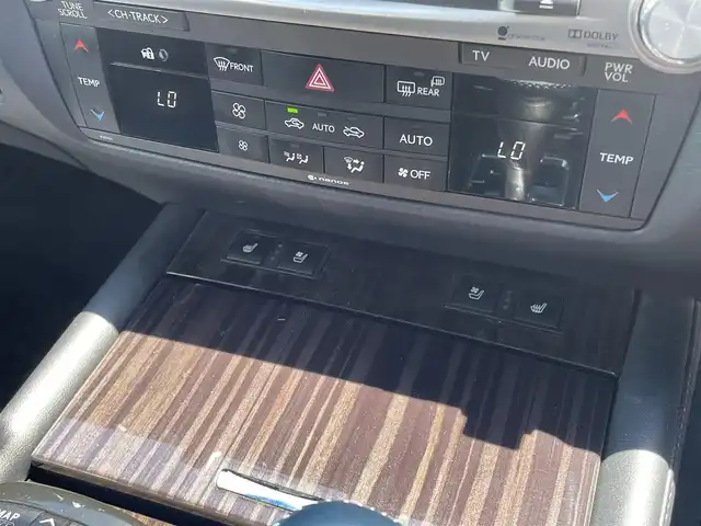 レクサス ＧＳ 450h バージョンL 長野県 2012(平24)年 6.4万km ホワイトパールクリスタルシャイン ワンオーナー/純正ナビ/・Bluetooth/CD/DVD/TV/バックカメラ/純正ETC/クルーズコントロール追走あり/純正フロアマット/メモリパワーシート/前席シートヒーター/前席エアシート/レザーシート/純正１８インチAW/前後コーナーセンサー/パドルシフト/電格ミラー/スペアキー/カードキー/取り扱い説明書/保証書