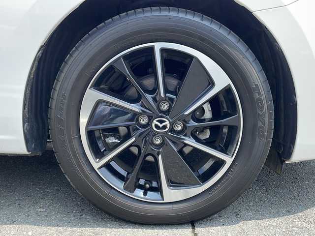 マツダ マツダ２ XD スポルト+ 山形県 2023(令5)年 1.9万km スノーフレイクホワイトパールマイカ 禁煙車/アドバンスト・スマート・シティ・ブレーキ・サポート /i-ACTIVSENSE/・トラクションコントロールシステム（ＴＣＳ）/・アイ・ストップ（ｉ－ｓｔｏｐ）/・マツダ・レーダー・クルーズ・コントロール（ＭＲＣＣ）/・レーンキープ・アシスト・システム（ＬＡＳ）/パーキングセンサー/３６０°ビューモニター/ブラインドスポットモニター/ヘッドアップディスプレイ/ハーフレザーシート/純正ナビ（CD.DVD.BT.USB.AUX.SD)/フルセグ/シートヒーター/ステアリングヒーター/ビルトインETC/ドライブレコーダー/LEDヘッドライト/プッシュスタート/スマートキー