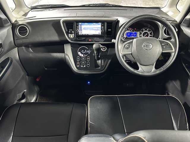 日産 デイズ ルークス ハイウェイスター Gターボ 沖縄県 2018(平30)年 2.3万km プレミアムパープルP 両側パワースライドドア/禁煙車/エマージェンシーブレーキ/純正インチナビ/・AM/FM/CD/DVD/フルセグTV/・Bluetooth/USB/・バックカメラ/全周囲カメラ/クルコン/後席サーキュレーター/ステアリングリモコン/ディスプレイ付自動防眩式ルームミラー/純正LEDヘッドライト/フォグランプ/ベンチシート/オートライト/オートマッチックハイビーム/取扱説明書/保証書