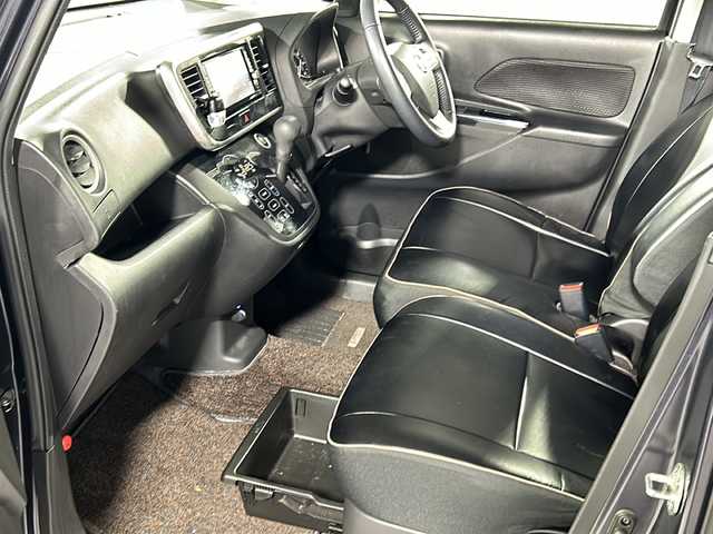 日産 デイズ ルークス ハイウェイスター Gターボ 沖縄県 2018(平30)年 2.3万km プレミアムパープルP 両側パワースライドドア/禁煙車/エマージェンシーブレーキ/純正インチナビ/・AM/FM/CD/DVD/フルセグTV/・Bluetooth/USB/・バックカメラ/全周囲カメラ/クルコン/後席サーキュレーター/ステアリングリモコン/ディスプレイ付自動防眩式ルームミラー/純正LEDヘッドライト/フォグランプ/ベンチシート/オートライト/オートマッチックハイビーム/取扱説明書/保証書