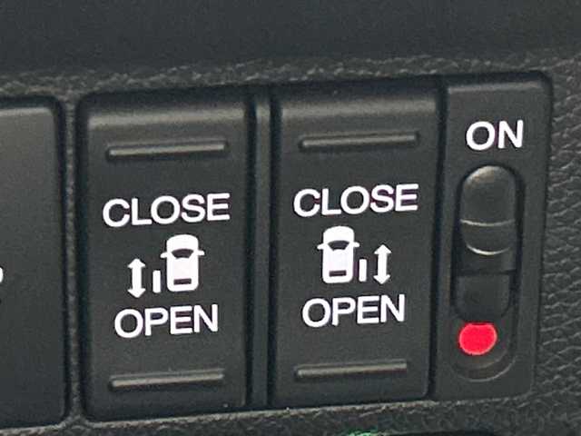 ホンダ フリード ハイブリット EX 神奈川県 2018(平30)年 7万km モダンスティールM 純正7型SDナビ/BT/フルセグ/CD/DVD/ETC/前後ドライブレコーダー/バックカメラ/前者追従クルーズコントロール/両側パワースライドドア/ステアリングリモコン/ハーフレザーシート/シートヒーター/ABS/横滑り防止装置