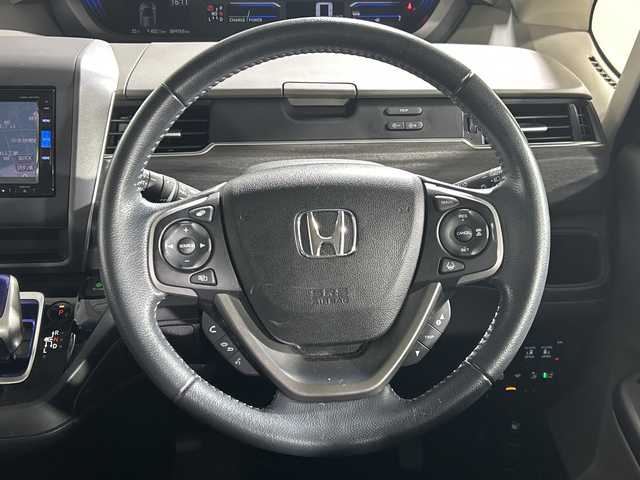 ホンダ フリード ハイブリット EX 神奈川県 2018(平30)年 7万km モダンスティールM 純正7型SDナビ/BT/フルセグ/CD/DVD/ETC/前後ドライブレコーダー/バックカメラ/前者追従クルーズコントロール/両側パワースライドドア/ステアリングリモコン/ハーフレザーシート/シートヒーター/ABS/横滑り防止装置