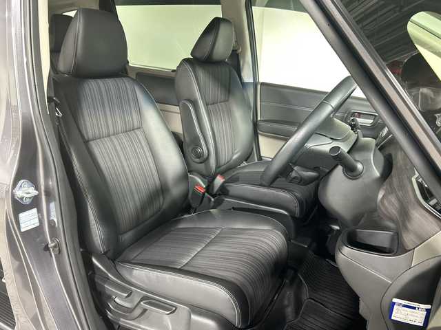 ホンダ フリード ハイブリット EX 神奈川県 2018(平30)年 7万km モダンスティールM 純正7型SDナビ/BT/フルセグ/CD/DVD/ETC/前後ドライブレコーダー/バックカメラ/前者追従クルーズコントロール/両側パワースライドドア/ステアリングリモコン/ハーフレザーシート/シートヒーター/ABS/横滑り防止装置