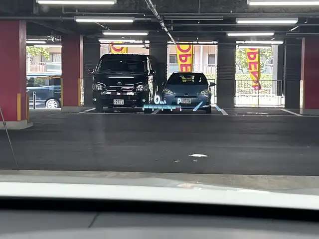トヨタ カムリ G レザーパッケージ 愛知県 2018(平30)年 7.9万km プラチナホワイトパールマイカ メーカーOP8型ナビ/（AM/FM/フルセグ/BT/CD/DVD）/バックカメラ/ビルトインETC/トヨタセーフティセンス/・レーンディパーチャーアラート/・プリクラッシュセーフティ/・ブラインドスポットモニター/・リヤクロストラフィックアラート/・インテリジェントクリアランスソナー/・ヘッドアップディスプレイ/レーダークルーズコントロール/オートハイビーム/オートライト/LEDヘッドライト/純正ドライブレコーダー/レザーシート/D/N席シートヒーター/D/N席パワーシート/純正18インチアルミホイール/純正ラゲッジマット/革巻きステアリング/電格ミラー/純正フロアマット/前後コーナーセンサー/ドアバイザー/禁煙