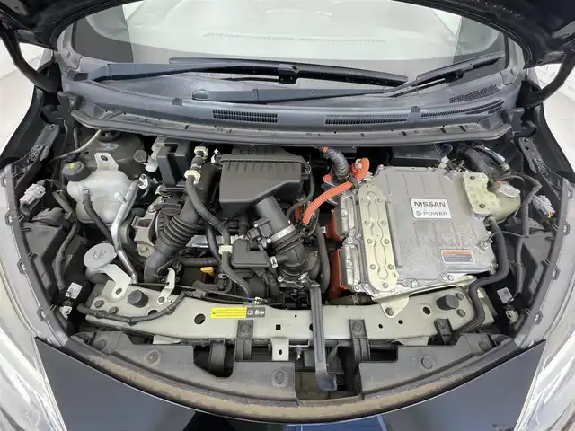 日産 ノート e－パワー ニスモ 滋賀県 2017(平29)年 3万km スーパーブラック 純正ナビ/Bluetooth/CD/DVD/SD/AUX/フルセグテレビ/アラウンドビューモニター/ETC/インテリジェントエマージェンシーブレーキ/車線逸脱警報/純正フロアマット/前後ドライブレコーダー/LEDヘッドライト/プッシュスタート /スマートキー/スペアキー