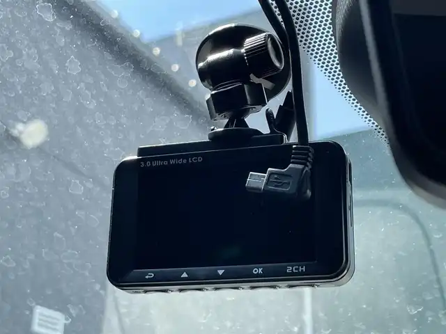 日産 ノート e－パワー ニスモ 滋賀県 2017(平29)年 3万km スーパーブラック 純正ナビ/Bluetooth/CD/DVD/SD/AUX/フルセグテレビ/アラウンドビューモニター/ETC/インテリジェントエマージェンシーブレーキ/車線逸脱警報/純正フロアマット/前後ドライブレコーダー/LEDヘッドライト/プッシュスタート /スマートキー/スペアキー