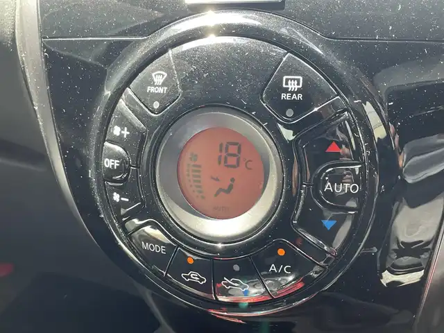 日産 ノート e－パワー ニスモ 滋賀県 2017(平29)年 3万km スーパーブラック 純正ナビ/Bluetooth/CD/DVD/SD/AUX/フルセグテレビ/アラウンドビューモニター/ETC/インテリジェントエマージェンシーブレーキ/車線逸脱警報/純正フロアマット/前後ドライブレコーダー/LEDヘッドライト/プッシュスタート /スマートキー/スペアキー
