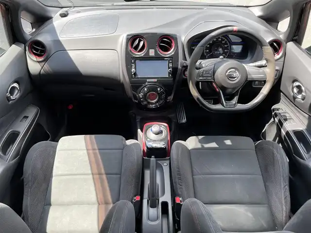 日産 ノート e－パワー ニスモ 滋賀県 2017(平29)年 3万km スーパーブラック 純正ナビ/Bluetooth/CD/DVD/SD/AUX/フルセグテレビ/アラウンドビューモニター/ETC/インテリジェントエマージェンシーブレーキ/車線逸脱警報/純正フロアマット/前後ドライブレコーダー/LEDヘッドライト/プッシュスタート /スマートキー/スペアキー