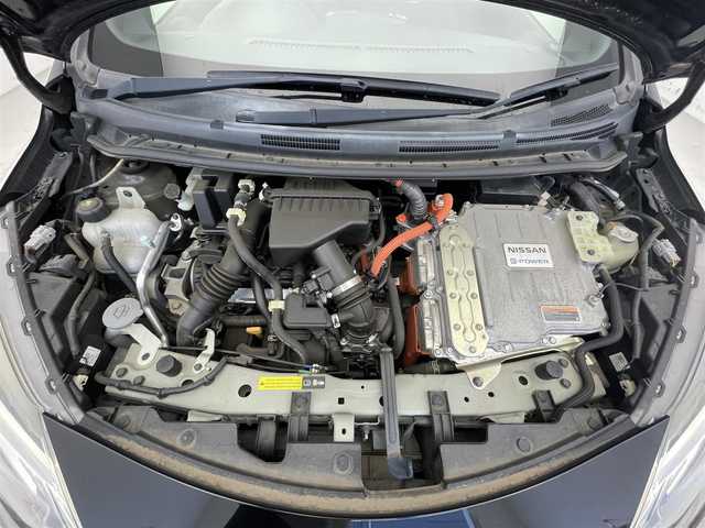 日産 ノート e－パワー ニスモ 愛知県 2017(平29)年 3万km スーパーブラック 純正ナビ/Bluetooth/CD/DVD/SD/AUX/フルセグテレビ/アラウンドビューモニター/ETC/インテリジェントエマージェンシーブレーキ/車線逸脱警報/純正フロアマット/前後ドライブレコーダー/LEDヘッドライト/プッシュスタート /スマートキー/スペアキー