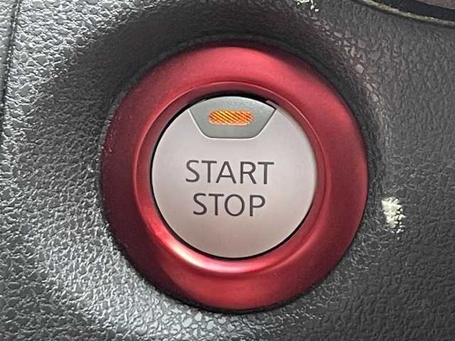 日産 ノート e－パワー ニスモ 愛知県 2017(平29)年 3万km スーパーブラック 純正ナビ/Bluetooth/CD/DVD/SD/AUX/フルセグテレビ/アラウンドビューモニター/ETC/インテリジェントエマージェンシーブレーキ/車線逸脱警報/純正フロアマット/前後ドライブレコーダー/LEDヘッドライト/プッシュスタート /スマートキー/スペアキー