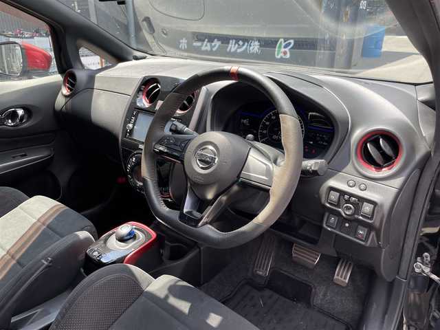 日産 ノート e－パワー ニスモ 愛知県 2017(平29)年 3万km スーパーブラック 純正ナビ/Bluetooth/CD/DVD/SD/AUX/フルセグテレビ/アラウンドビューモニター/ETC/インテリジェントエマージェンシーブレーキ/車線逸脱警報/純正フロアマット/前後ドライブレコーダー/LEDヘッドライト/プッシュスタート /スマートキー/スペアキー