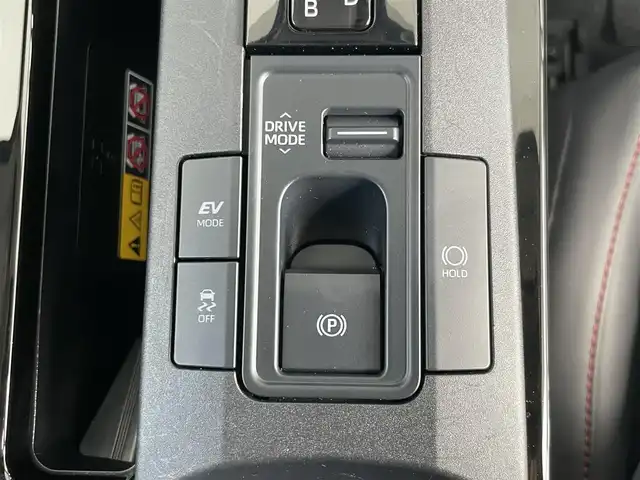 トヨタ プリウス Z 愛知県 2024(令6)年 1.5万km アティチュードブラックマイカ フルエアロ/純正12.3インチディスプレイオーディオナビ/フルセグTV/FM/AM/Miracast/パノラミックビューモニター/置くだけ充電/プリクラッシュセーフティ/レーダークルーズコントロール/レーンディパーチャーアラート/オートマチックハイビーム/ブラインドスポットモニター/トヨタチームメイト/LEDヘッドライト/オートライト/デジタルインナーミラー/合皮シート/パワーシート/シートヒーター/シートベンチレーション/シートメモリー/合皮巻きステアリングホイール/ステアリングヒーター/ステアリングスイッチ/電子パーキング/パワーバックドア/ビルトインETC2.0/コーナーセンサー/プッシュスタート/スマートキー/電動格納ミラー/ウインカーミラー/フロアマット
