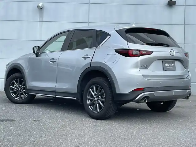 マツダ ＣＸ－５ XD フィールドジャーニー 神奈川県 2022(令4)年 2.9万km ソニックシルバーM i-アクティブセンス/・衝突軽減ブレーキ/レーンキープアシスト/・レーダークルーズコントロール/アダプティブヘッドライト/・クリアランスソナー/ブラインドスポットモニター/・誤発進/誤後進抑制/・ヘッドアップディスプレイ/純正10.25インチオプションナビ/・フルセグ/USB/BT/カープレイ/全方位カメラ/ステアリングスイッチ/ETC/MTモード/ハーフレザーシート/パワーシート(D席)/シートヒーター(D/N席)/LEDヘッドライト/オートライト/フォグライト/スマートキー/プッシュスタート/純正フロアマット/純正17インチAW