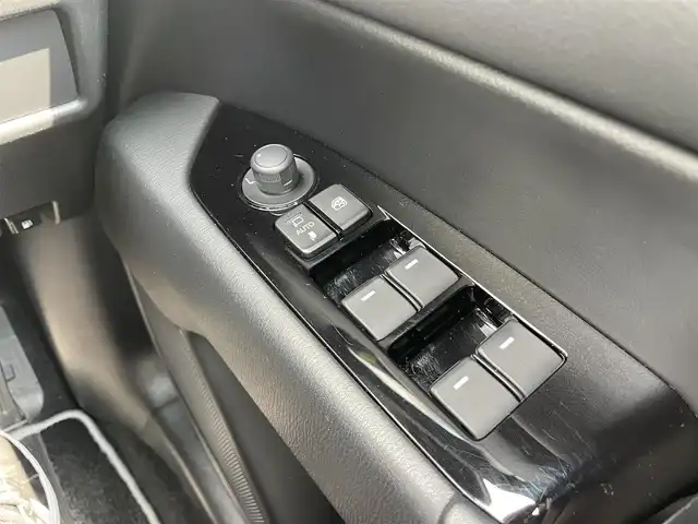 マツダ ＣＸ－５ XD フィールドジャーニー 神奈川県 2022(令4)年 2.9万km ソニックシルバーM i-アクティブセンス/・衝突軽減ブレーキ/レーンキープアシスト/・レーダークルーズコントロール/アダプティブヘッドライト/・クリアランスソナー/ブラインドスポットモニター/・誤発進/誤後進抑制/・ヘッドアップディスプレイ/純正10.25インチオプションナビ/・フルセグ/USB/BT/カープレイ/全方位カメラ/ステアリングスイッチ/ETC/MTモード/ハーフレザーシート/パワーシート(D席)/シートヒーター(D/N席)/LEDヘッドライト/オートライト/フォグライト/スマートキー/プッシュスタート/純正フロアマット/純正17インチAW