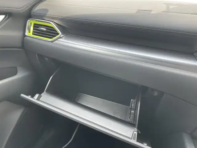 マツダ ＣＸ－５ XD フィールドジャーニー 神奈川県 2022(令4)年 2.9万km ソニックシルバーM i-アクティブセンス/・衝突軽減ブレーキ/レーンキープアシスト/・レーダークルーズコントロール/アダプティブヘッドライト/・クリアランスソナー/ブラインドスポットモニター/・誤発進/誤後進抑制/・ヘッドアップディスプレイ/純正10.25インチオプションナビ/・フルセグ/USB/BT/カープレイ/全方位カメラ/ステアリングスイッチ/ETC/MTモード/ハーフレザーシート/パワーシート(D席)/シートヒーター(D/N席)/LEDヘッドライト/オートライト/フォグライト/スマートキー/プッシュスタート/純正フロアマット/純正17インチAW