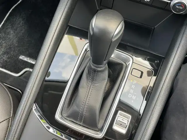 マツダ ＣＸ－５ XD フィールドジャーニー 神奈川県 2022(令4)年 2.9万km ソニックシルバーM i-アクティブセンス/・衝突軽減ブレーキ/レーンキープアシスト/・レーダークルーズコントロール/アダプティブヘッドライト/・クリアランスソナー/ブラインドスポットモニター/・誤発進/誤後進抑制/・ヘッドアップディスプレイ/純正10.25インチオプションナビ/・フルセグ/USB/BT/カープレイ/全方位カメラ/ステアリングスイッチ/ETC/MTモード/ハーフレザーシート/パワーシート(D席)/シートヒーター(D/N席)/LEDヘッドライト/オートライト/フォグライト/スマートキー/プッシュスタート/純正フロアマット/純正17インチAW