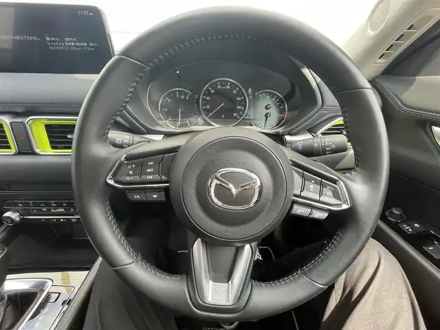 マツダ ＣＸ－５ XD フィールドジャーニー 神奈川県 2022(令4)年 2.9万km ソニックシルバーM i-アクティブセンス/・衝突軽減ブレーキ/レーンキープアシスト/・レーダークルーズコントロール/アダプティブヘッドライト/・クリアランスソナー/ブラインドスポットモニター/・誤発進/誤後進抑制/・ヘッドアップディスプレイ/純正10.25インチオプションナビ/・フルセグ/USB/BT/カープレイ/全方位カメラ/ステアリングスイッチ/ETC/MTモード/ハーフレザーシート/パワーシート(D席)/シートヒーター(D/N席)/LEDヘッドライト/オートライト/フォグライト/スマートキー/プッシュスタート/純正フロアマット/純正17インチAW