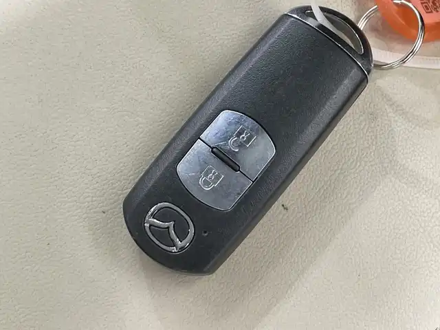 マツダ デミオ XD ツーリング Lパッケージ 栃木県 2015(平27)年 3.4万km ソウルレッドプレミアムメタリック ディーゼル/ターボ/純正ナビ/(CD/DVD/フルセグTV/Bluetooth/SD/USB)/バックカメラ/本革シート/衝突軽減ブレーキ/ETC/禁煙車/オートライト/LEDヘッドライト/パドルシフト/横滑り防止装置/フォグランプ/スマートキー/プッシュスタート/アイドリングストップ/ステアリングスイッチ/革巻きステアリング/ウィンカーミラー/電動格納ミラー/純正16インチアルミホイール/純正フロアマット