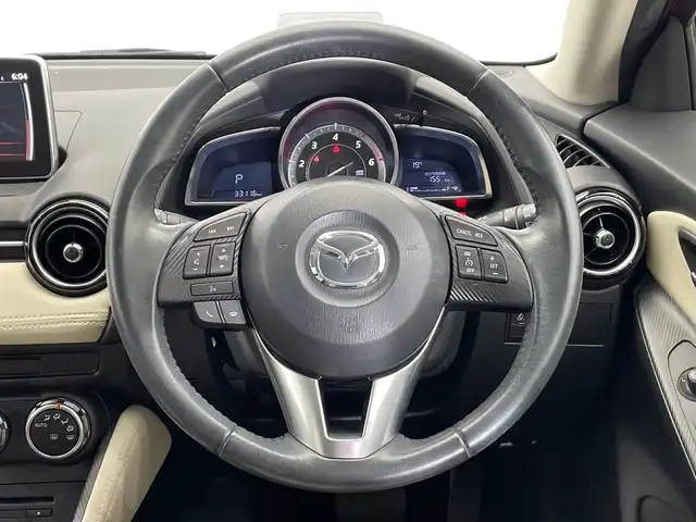 マツダ デミオ XD ツーリング Lパッケージ 栃木県 2015(平27)年 3.4万km ソウルレッドプレミアムメタリック ディーゼル/ターボ/純正ナビ/(CD/DVD/フルセグTV/Bluetooth/SD/USB)/バックカメラ/本革シート/衝突軽減ブレーキ/ETC/禁煙車/オートライト/LEDヘッドライト/パドルシフト/横滑り防止装置/フォグランプ/スマートキー/プッシュスタート/アイドリングストップ/ステアリングスイッチ/革巻きステアリング/ウィンカーミラー/電動格納ミラー/純正16インチアルミホイール/純正フロアマット