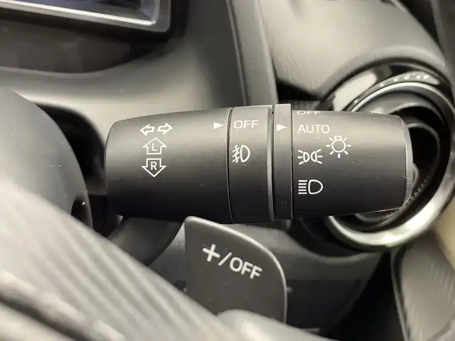 マツダ デミオ XD ツーリング Lパッケージ 栃木県 2015(平27)年 3.4万km ソウルレッドプレミアムメタリック ディーゼル/ターボ/純正ナビ/(CD/DVD/フルセグTV/Bluetooth/SD/USB)/バックカメラ/本革シート/衝突軽減ブレーキ/ETC/禁煙車/オートライト/LEDヘッドライト/パドルシフト/横滑り防止装置/フォグランプ/スマートキー/プッシュスタート/アイドリングストップ/ステアリングスイッチ/革巻きステアリング/ウィンカーミラー/電動格納ミラー/純正16インチアルミホイール/純正フロアマット