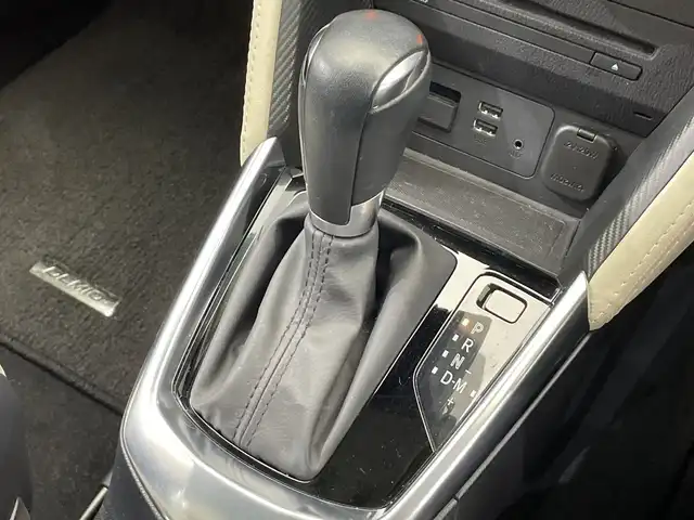 マツダ デミオ XD ツーリング Lパッケージ 栃木県 2015(平27)年 3.4万km ソウルレッドプレミアムメタリック ディーゼル/ターボ/純正ナビ/(CD/DVD/フルセグTV/Bluetooth/SD/USB)/バックカメラ/本革シート/衝突軽減ブレーキ/ETC/禁煙車/オートライト/LEDヘッドライト/パドルシフト/横滑り防止装置/フォグランプ/スマートキー/プッシュスタート/アイドリングストップ/ステアリングスイッチ/革巻きステアリング/ウィンカーミラー/電動格納ミラー/純正16インチアルミホイール/純正フロアマット