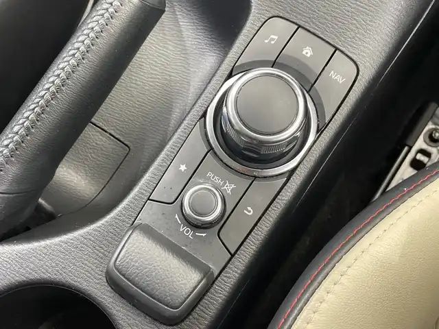 マツダ デミオ XD ツーリング Lパッケージ 栃木県 2015(平27)年 3.4万km ソウルレッドプレミアムメタリック ディーゼル/ターボ/純正ナビ/(CD/DVD/フルセグTV/Bluetooth/SD/USB)/バックカメラ/本革シート/衝突軽減ブレーキ/ETC/禁煙車/オートライト/LEDヘッドライト/パドルシフト/横滑り防止装置/フォグランプ/スマートキー/プッシュスタート/アイドリングストップ/ステアリングスイッチ/革巻きステアリング/ウィンカーミラー/電動格納ミラー/純正16インチアルミホイール/純正フロアマット