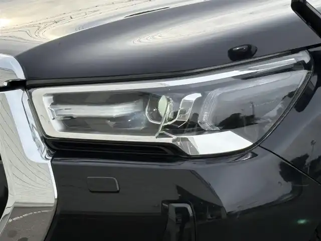 トヨタ ハイラックス Z 岩手県 2022(令4)年 2.1万km アティチュードブラックマイカ 禁煙車/4WD（切替）/ディーゼル/純正ナビ/→フルセグTV/Bluetooth/CD/DVD/FM/AM/バックカメラ/ステアリングスイッチ/横滑り防止装置/ダウンヒルアシストコントロール/コーナーセンサー/レーンキープアシスト/衝突軽減システム/オートライト/LDヘッドライト/フォグライト/〇プッシュスタート/〇電動格納ミラー/〇ウィンカーミラー/〇全席オートパワーウィンドウ/〇スマートキー/〇シガーソケット/〇ドアバイザー/〇取扱説明書/ETC/冬タイヤ社外アルミホイール車載