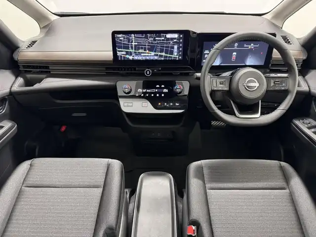 日産 セレナ e－パワー ハイウェイスター V 三重県 2025(令7)年 0.1千km プリズムホワイト 登録済未使用車/e-POWER/FF/インパネCVT/純正 12.3インチNissan Connectナビ*/（AM/FM/USB/iPod/TV/Bluetooth/HDMI/CarPlay/AndroidAuto）/11インチ 純正後席モニター*/アラウンドビューモニター（移動物検知機能付）/両側ハンズフリーオートスライドドア/ドライブレコーダー前後*/ETC2.0*/安全/・プロパイロット・緊急停止支援システム（SOSコール機能付）*/・エマージェンシーブレーキ/・衝突回避ステアリングアシスト/・LI（車線逸脱防止支援システム）＋LDW（車線逸脱警報）/・BSI（後側方衝突防止支援）＋BSW（後側方車両検知警報）/・RCTA（後退時車両検知警報）/・DA（ふらつき警報）/・踏み間違い衝突防止アシスト/・標識検知（進入禁止/最高速度/一時停止）/・フロント＆バックソナー/など/その他装備/・インテリジェントルームミラー*/・左右・後席独立オートエアコン/・オートライト/・LEDヘッドライト/・アダプティブLEDヘッドライト/・電動パーキングブレーキ/・ブレーキホールド/・USB充電ジャック（TYPE-Ax1、TYPE-Cx5）/・純正16inAW/・保/取/・スマートキーx2/など/*…OP