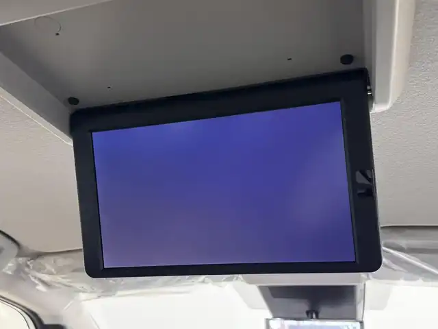 日産 セレナ e－パワー ハイウェイスター V 三重県 2025(令7)年 0.1千km プリズムホワイト 登録済未使用車/e-POWER/FF/インパネCVT/純正 12.3インチNissan Connectナビ*/（AM/FM/USB/iPod/TV/Bluetooth/HDMI/CarPlay/AndroidAuto）/11インチ 純正後席モニター*/アラウンドビューモニター（移動物検知機能付）/両側ハンズフリーオートスライドドア/ドライブレコーダー前後*/ETC2.0*/安全/・プロパイロット・緊急停止支援システム（SOSコール機能付）*/・エマージェンシーブレーキ/・衝突回避ステアリングアシスト/・LI（車線逸脱防止支援システム）＋LDW（車線逸脱警報）/・BSI（後側方衝突防止支援）＋BSW（後側方車両検知警報）/・RCTA（後退時車両検知警報）/・DA（ふらつき警報）/・踏み間違い衝突防止アシスト/・標識検知（進入禁止/最高速度/一時停止）/・フロント＆バックソナー/など/その他装備/・インテリジェントルームミラー*/・左右・後席独立オートエアコン/・オートライト/・LEDヘッドライト/・アダプティブLEDヘッドライト/・電動パーキングブレーキ/・ブレーキホールド/・USB充電ジャック（TYPE-Ax1、TYPE-Cx5）/・純正16inAW/・保/取/・スマートキーx2/など/*…OP