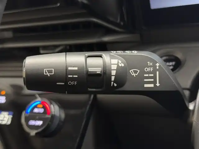 日産 セレナ e－パワー ハイウェイスター V 三重県 2025(令7)年 0.1千km プリズムホワイト 登録済未使用車/e-POWER/FF/インパネCVT/純正 12.3インチNissan Connectナビ*/（AM/FM/USB/iPod/TV/Bluetooth/HDMI/CarPlay/AndroidAuto）/11インチ 純正後席モニター*/アラウンドビューモニター（移動物検知機能付）/両側ハンズフリーオートスライドドア/ドライブレコーダー前後*/ETC2.0*/安全/・プロパイロット・緊急停止支援システム（SOSコール機能付）*/・エマージェンシーブレーキ/・衝突回避ステアリングアシスト/・LI（車線逸脱防止支援システム）＋LDW（車線逸脱警報）/・BSI（後側方衝突防止支援）＋BSW（後側方車両検知警報）/・RCTA（後退時車両検知警報）/・DA（ふらつき警報）/・踏み間違い衝突防止アシスト/・標識検知（進入禁止/最高速度/一時停止）/・フロント＆バックソナー/など/その他装備/・インテリジェントルームミラー*/・左右・後席独立オートエアコン/・オートライト/・LEDヘッドライト/・アダプティブLEDヘッドライト/・電動パーキングブレーキ/・ブレーキホールド/・USB充電ジャック（TYPE-Ax1、TYPE-Cx5）/・純正16inAW/・保/取/・スマートキーx2/など/*…OP