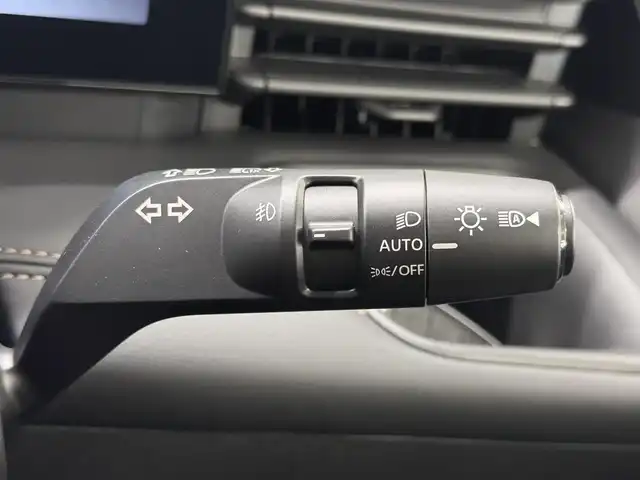 日産 セレナ e－パワー ハイウェイスター V 三重県 2025(令7)年 0.1千km プリズムホワイト 登録済未使用車/e-POWER/FF/インパネCVT/純正 12.3インチNissan Connectナビ*/（AM/FM/USB/iPod/TV/Bluetooth/HDMI/CarPlay/AndroidAuto）/11インチ 純正後席モニター*/アラウンドビューモニター（移動物検知機能付）/両側ハンズフリーオートスライドドア/ドライブレコーダー前後*/ETC2.0*/安全/・プロパイロット・緊急停止支援システム（SOSコール機能付）*/・エマージェンシーブレーキ/・衝突回避ステアリングアシスト/・LI（車線逸脱防止支援システム）＋LDW（車線逸脱警報）/・BSI（後側方衝突防止支援）＋BSW（後側方車両検知警報）/・RCTA（後退時車両検知警報）/・DA（ふらつき警報）/・踏み間違い衝突防止アシスト/・標識検知（進入禁止/最高速度/一時停止）/・フロント＆バックソナー/など/その他装備/・インテリジェントルームミラー*/・左右・後席独立オートエアコン/・オートライト/・LEDヘッドライト/・アダプティブLEDヘッドライト/・電動パーキングブレーキ/・ブレーキホールド/・USB充電ジャック（TYPE-Ax1、TYPE-Cx5）/・純正16inAW/・保/取/・スマートキーx2/など/*…OP