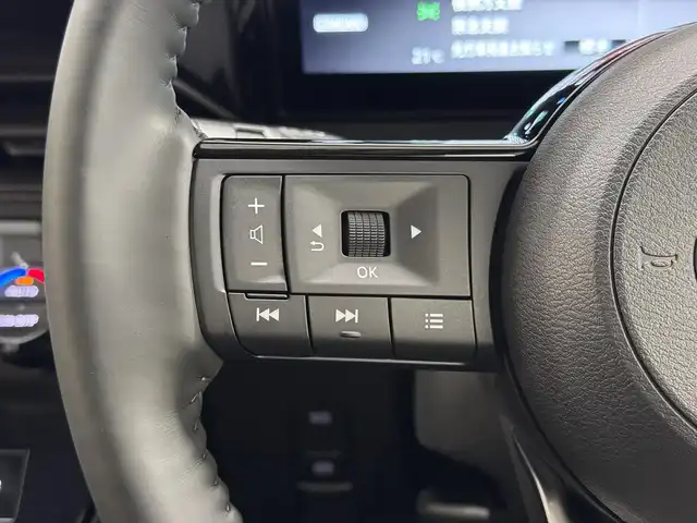 日産 セレナ e－パワー ハイウェイスター V 三重県 2025(令7)年 0.1千km プリズムホワイト 登録済未使用車/e-POWER/FF/インパネCVT/純正 12.3インチNissan Connectナビ*/（AM/FM/USB/iPod/TV/Bluetooth/HDMI/CarPlay/AndroidAuto）/11インチ 純正後席モニター*/アラウンドビューモニター（移動物検知機能付）/両側ハンズフリーオートスライドドア/ドライブレコーダー前後*/ETC2.0*/安全/・プロパイロット・緊急停止支援システム（SOSコール機能付）*/・エマージェンシーブレーキ/・衝突回避ステアリングアシスト/・LI（車線逸脱防止支援システム）＋LDW（車線逸脱警報）/・BSI（後側方衝突防止支援）＋BSW（後側方車両検知警報）/・RCTA（後退時車両検知警報）/・DA（ふらつき警報）/・踏み間違い衝突防止アシスト/・標識検知（進入禁止/最高速度/一時停止）/・フロント＆バックソナー/など/その他装備/・インテリジェントルームミラー*/・左右・後席独立オートエアコン/・オートライト/・LEDヘッドライト/・アダプティブLEDヘッドライト/・電動パーキングブレーキ/・ブレーキホールド/・USB充電ジャック（TYPE-Ax1、TYPE-Cx5）/・純正16inAW/・保/取/・スマートキーx2/など/*…OP