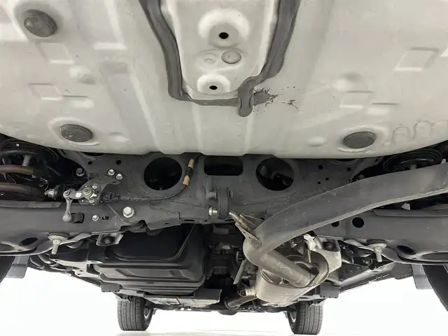 トヨタ ハリアー プログレス 福島県 2017(平29)年 5.3万km ブラック トヨタセーフティセンス/・衝突被害軽減システム/・車線逸脱防止機能/・コーナーセンサー/サンルーフ/純正9インチマルチナビ/・フルセグ/TV/BT/AD/AUX/USB/AM/FM/全方位カメラ/ACC/LEDオートライト/・フォグランプ/・オートハイビーム/ハーフレザーシート/・パワーシート/社外アルミホイール付きスタッドレスタイヤタイヤ/革ステアリング/・ステアリングリモコン/パワーゲート/電子パーキング/・ブレーキホールド/電動格納ミラー/・ウィンカーミラー/・オートミラー/アイドリングストップ/ATモード付MT/ETC2.0/ドラレコ/ドアバイザー/純正フロアマット/プッシュスタート/・スマートキー