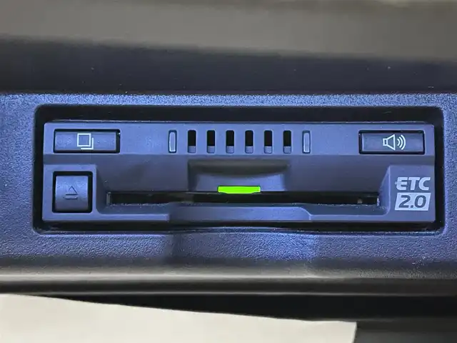 トヨタ ハリアー プログレス 福島県 2017(平29)年 5.3万km ブラック トヨタセーフティセンス/・衝突被害軽減システム/・車線逸脱防止機能/・コーナーセンサー/サンルーフ/純正9インチマルチナビ/・フルセグ/TV/BT/AD/AUX/USB/AM/FM/全方位カメラ/ACC/LEDオートライト/・フォグランプ/・オートハイビーム/ハーフレザーシート/・パワーシート/社外アルミホイール付きスタッドレスタイヤタイヤ/革ステアリング/・ステアリングリモコン/パワーゲート/電子パーキング/・ブレーキホールド/電動格納ミラー/・ウィンカーミラー/・オートミラー/アイドリングストップ/ATモード付MT/ETC2.0/ドラレコ/ドアバイザー/純正フロアマット/プッシュスタート/・スマートキー