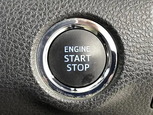 トヨタ ハリアー プログレス 福島県 2017(平29)年 5.3万km ブラック トヨタセーフティセンス/・衝突被害軽減システム/・車線逸脱防止機能/・コーナーセンサー/サンルーフ/純正9インチマルチナビ/・フルセグ/TV/BT/AD/AUX/USB/AM/FM/全方位カメラ/ACC/LEDオートライト/・フォグランプ/・オートハイビーム/ハーフレザーシート/・パワーシート/社外アルミホイール付きスタッドレスタイヤタイヤ/革ステアリング/・ステアリングリモコン/パワーゲート/電子パーキング/・ブレーキホールド/電動格納ミラー/・ウィンカーミラー/・オートミラー/アイドリングストップ/ATモード付MT/ETC2.0/ドラレコ/ドアバイザー/純正フロアマット/プッシュスタート/・スマートキー