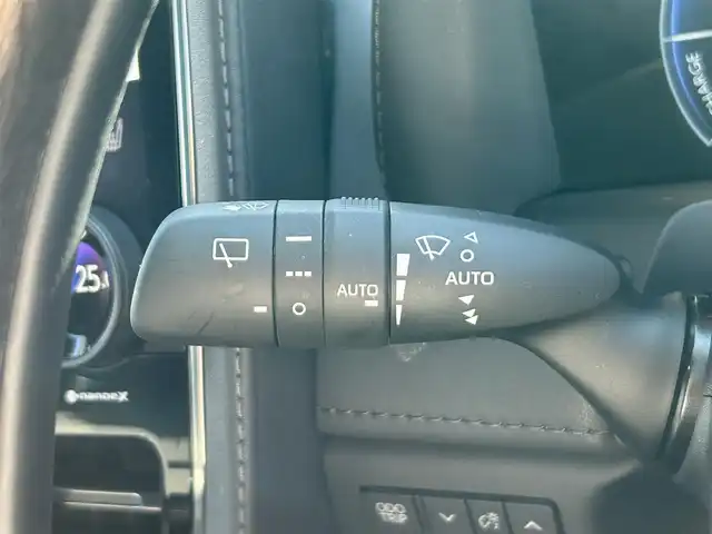 トヨタ アルファードハイブリット エグゼクティブ ラウンジ 埼玉県 2024(令6)年 1.8万km プラチナホワイトパールマイカ 純正ナビ（Bluetooth、CD、DVD、フルセグTV）/全方位カメラ/ETC2.0/サンルーフ/フリップダウン/電動リアゲート/前後ドラレコ/JBLサウンド/ワイヤレス充電/リラクゼーション機能/ワンオーナー/パーキングアシスト/4WD/100V充電/追従走行有クルコン/スペアキー/USB入力端子/オットマン/純正フロアマット/二列目までパワーシート・エアシート・シートヒーター/レザーシート/純正アルミ/LEDヘッド/クリアランスソナー/カーテンエアバッグ/オートマチックハイビーム