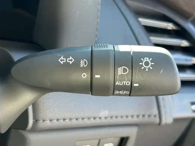 トヨタ アルファードハイブリット エグゼクティブ ラウンジ 埼玉県 2024(令6)年 1.8万km プラチナホワイトパールマイカ 純正ナビ（Bluetooth、CD、DVD、フルセグTV）/全方位カメラ/ETC2.0/サンルーフ/フリップダウン/電動リアゲート/前後ドラレコ/JBLサウンド/ワイヤレス充電/リラクゼーション機能/ワンオーナー/パーキングアシスト/4WD/100V充電/追従走行有クルコン/スペアキー/USB入力端子/オットマン/純正フロアマット/二列目までパワーシート・エアシート・シートヒーター/レザーシート/純正アルミ/LEDヘッド/クリアランスソナー/カーテンエアバッグ/オートマチックハイビーム